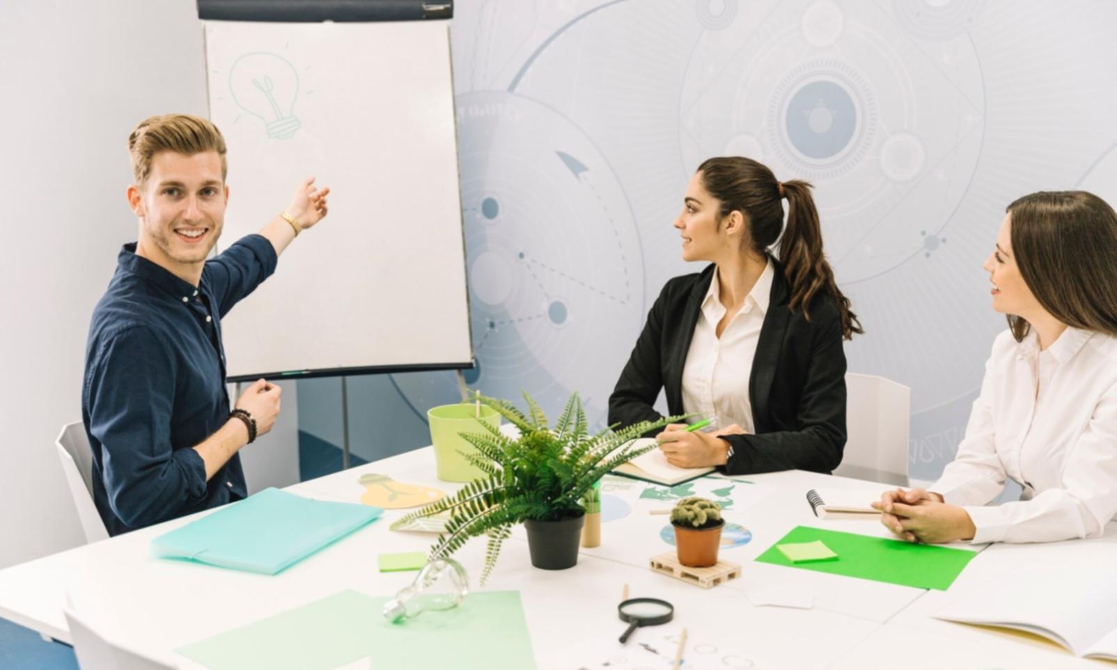 Detailansicht von Finanzberichten und Analysewerkzeugen